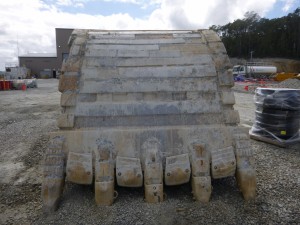 Cat 5130 Bucket Rebuild